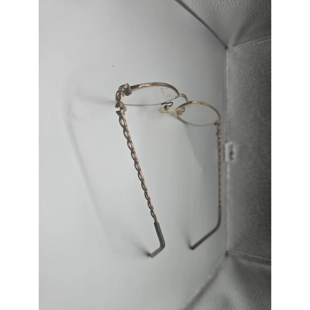 Hush Puppies Gold Tone Frame Eyeglasses Nose Pads Full Rim 52-17-130 Old Money